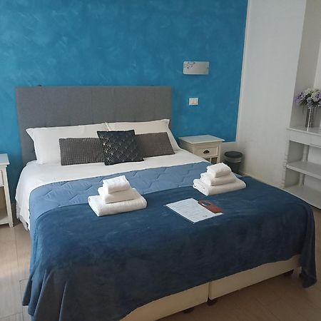 Ad Cavour Luxury Rooms - By Ad Roma ภายนอก รูปภาพ
