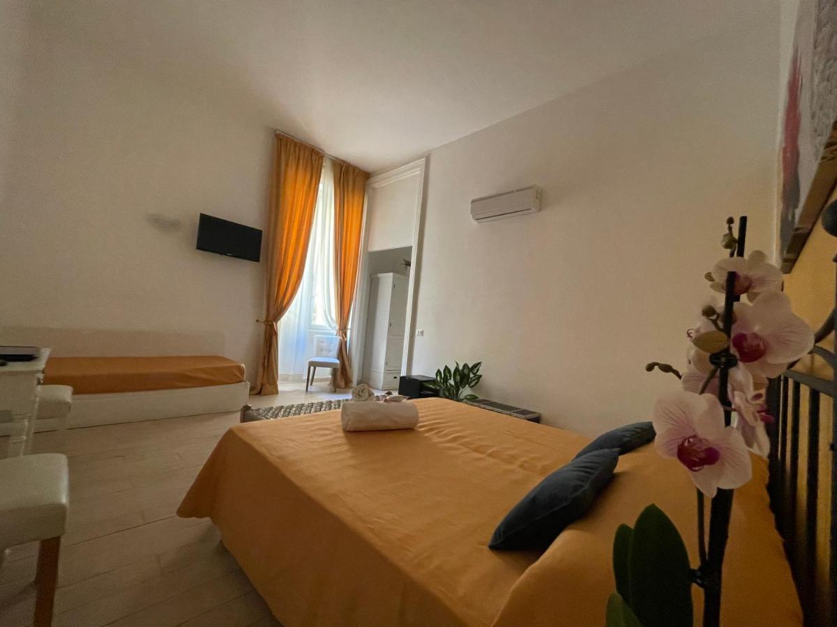Ad Cavour Luxury Rooms - By Ad Roma ภายนอก รูปภาพ