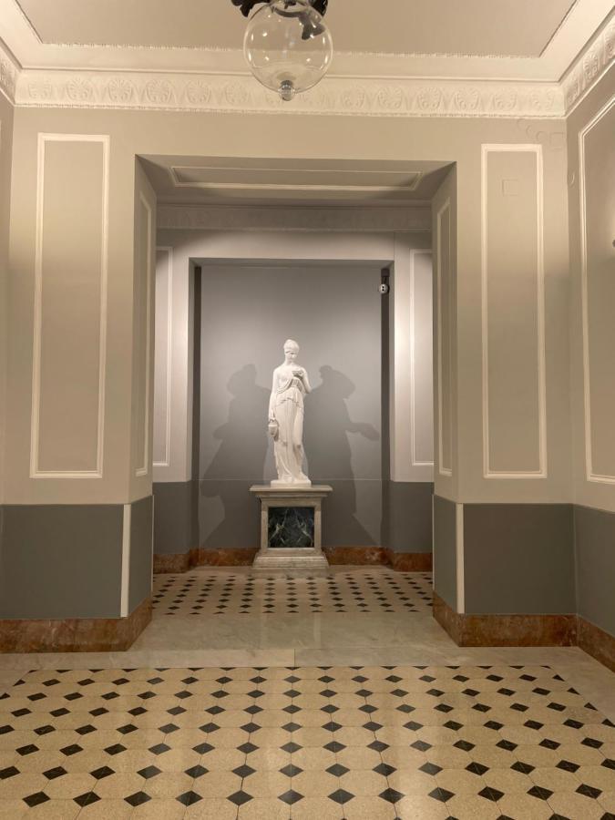 Ad Cavour Luxury Rooms - By Ad Roma ภายนอก รูปภาพ