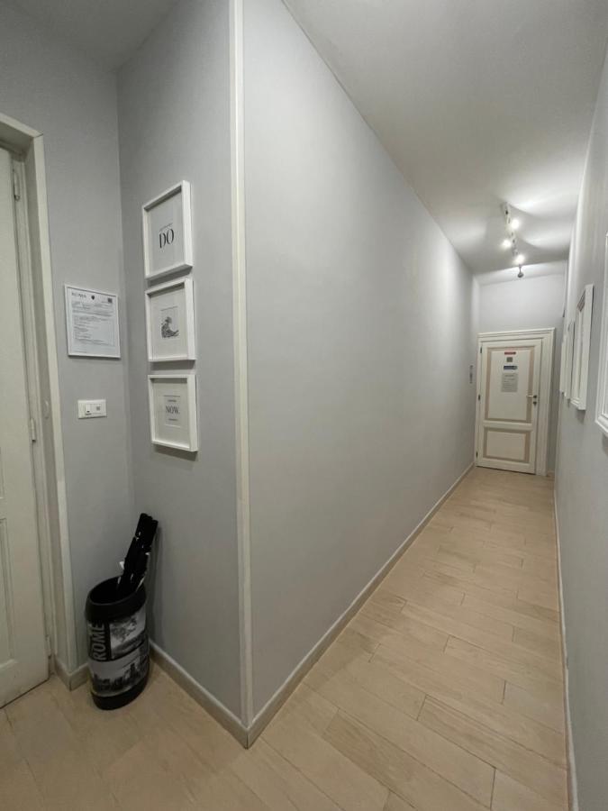 Ad Cavour Luxury Rooms - By Ad Roma ภายนอก รูปภาพ