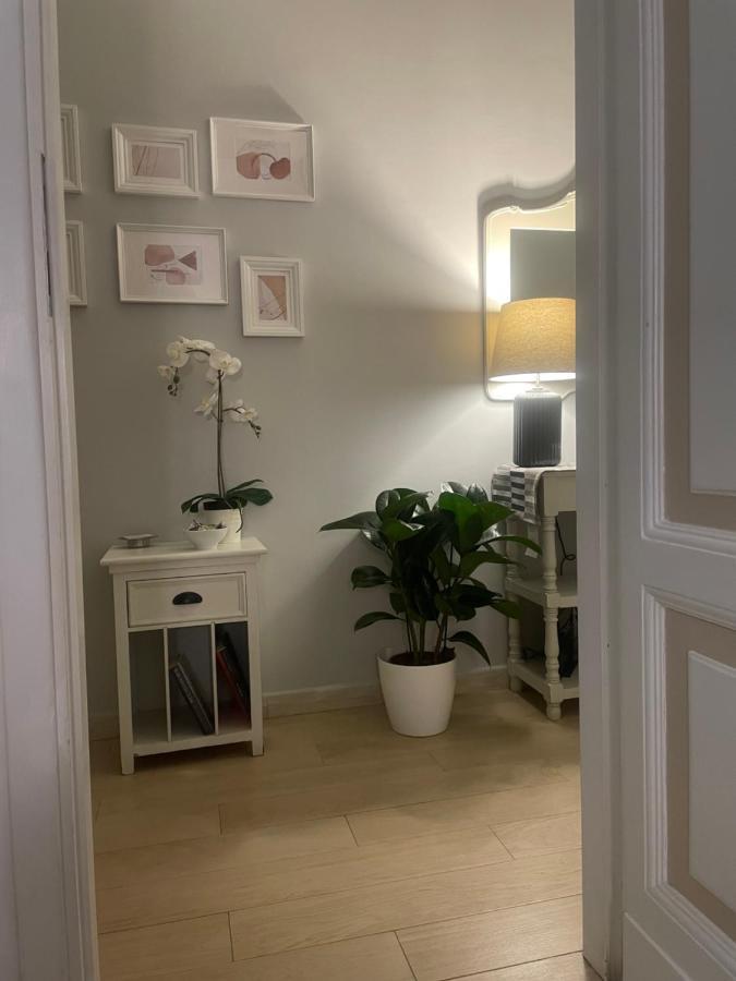 Ad Cavour Luxury Rooms - By Ad Roma ภายนอก รูปภาพ