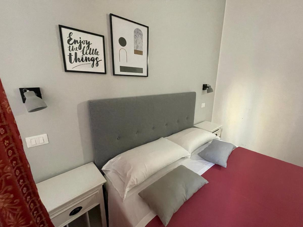 Ad Cavour Luxury Rooms - By Ad Roma ภายนอก รูปภาพ