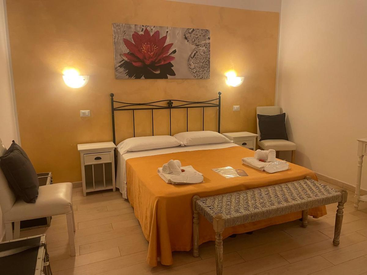 Ad Cavour Luxury Rooms - By Ad Roma ภายนอก รูปภาพ