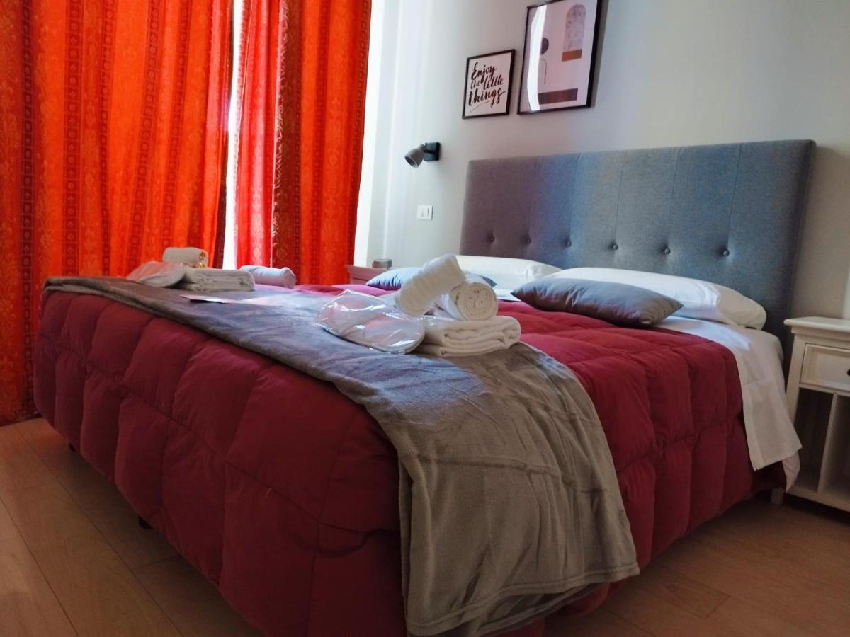 Ad Cavour Luxury Rooms - By Ad Roma ภายนอก รูปภาพ