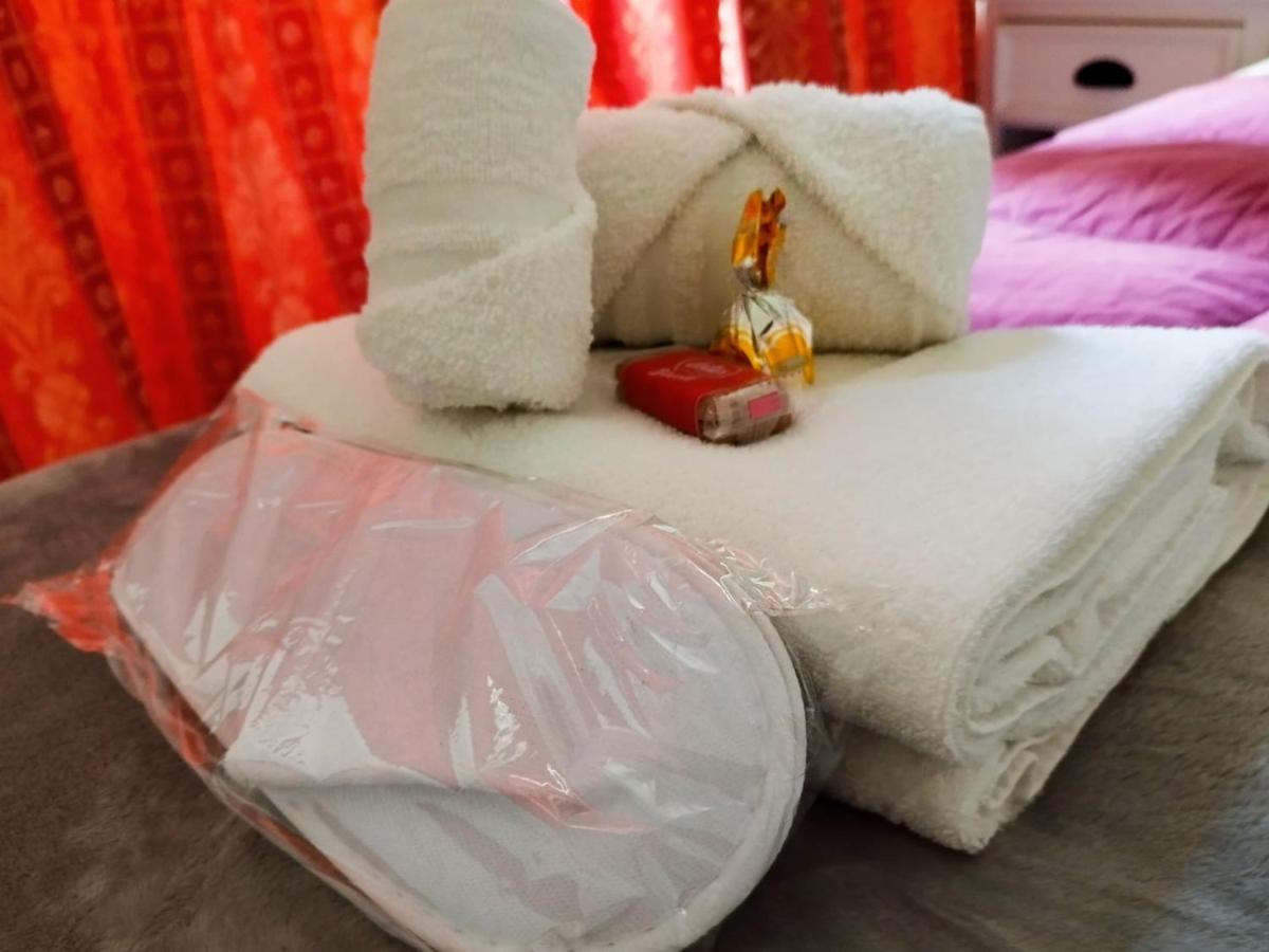 Ad Cavour Luxury Rooms - By Ad Roma ภายนอก รูปภาพ