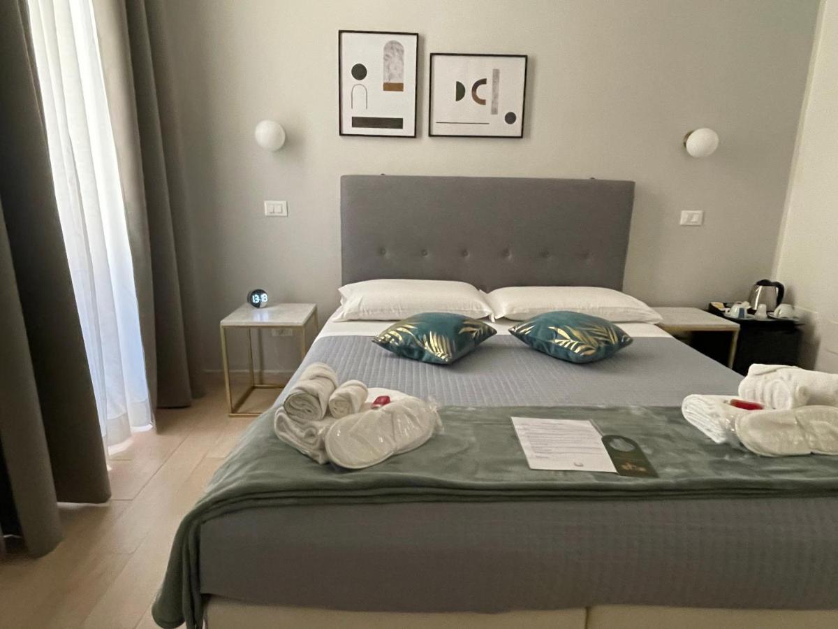 Ad Cavour Luxury Rooms - By Ad Roma ภายนอก รูปภาพ