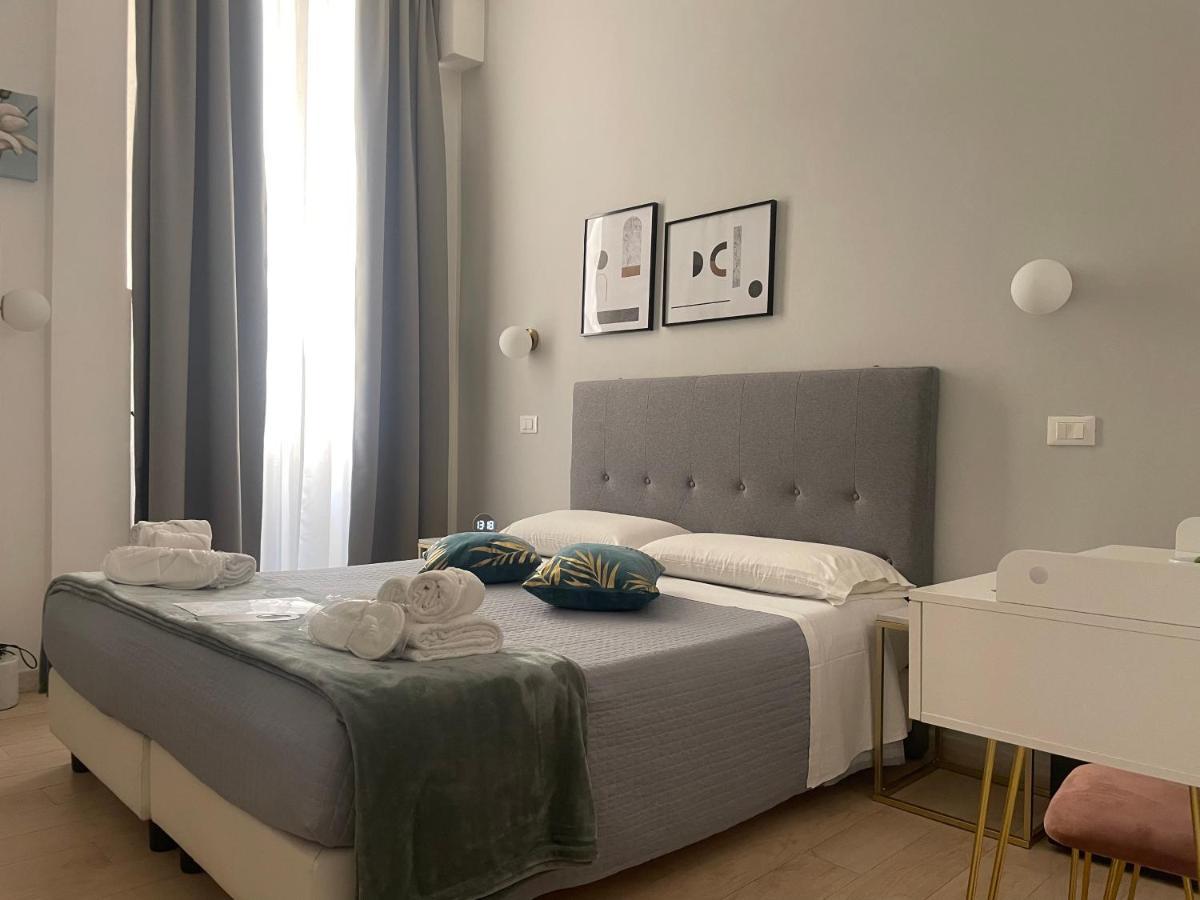 Ad Cavour Luxury Rooms - By Ad Roma ภายนอก รูปภาพ