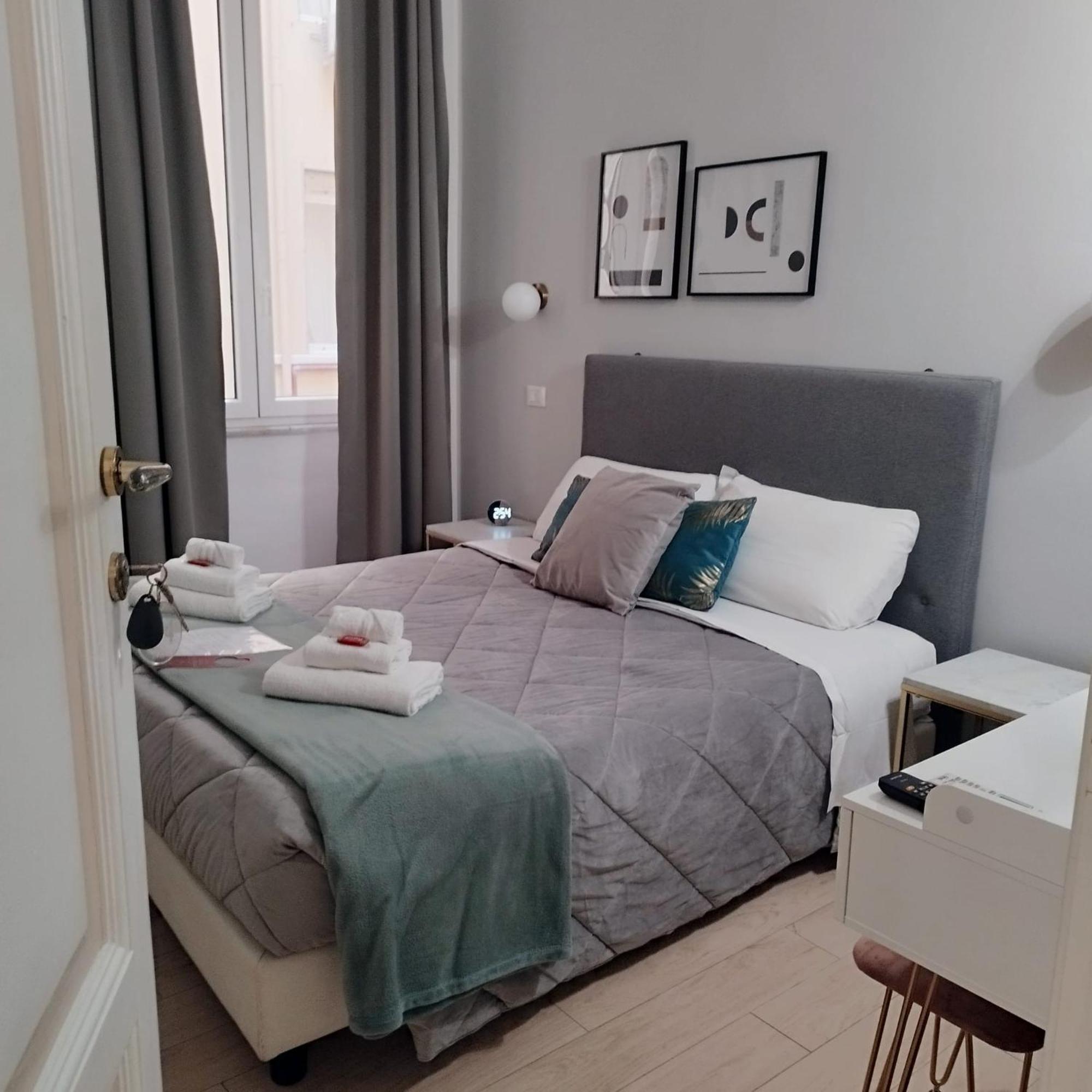 Ad Cavour Luxury Rooms - By Ad Roma ภายนอก รูปภาพ