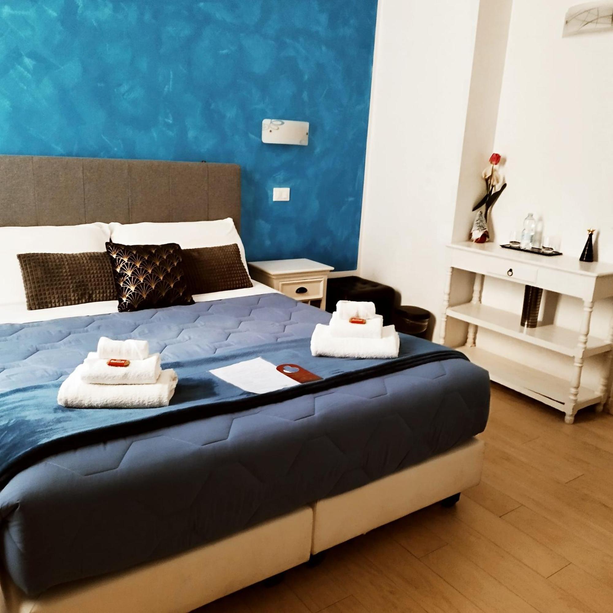Ad Cavour Luxury Rooms - By Ad Roma ภายนอก รูปภาพ