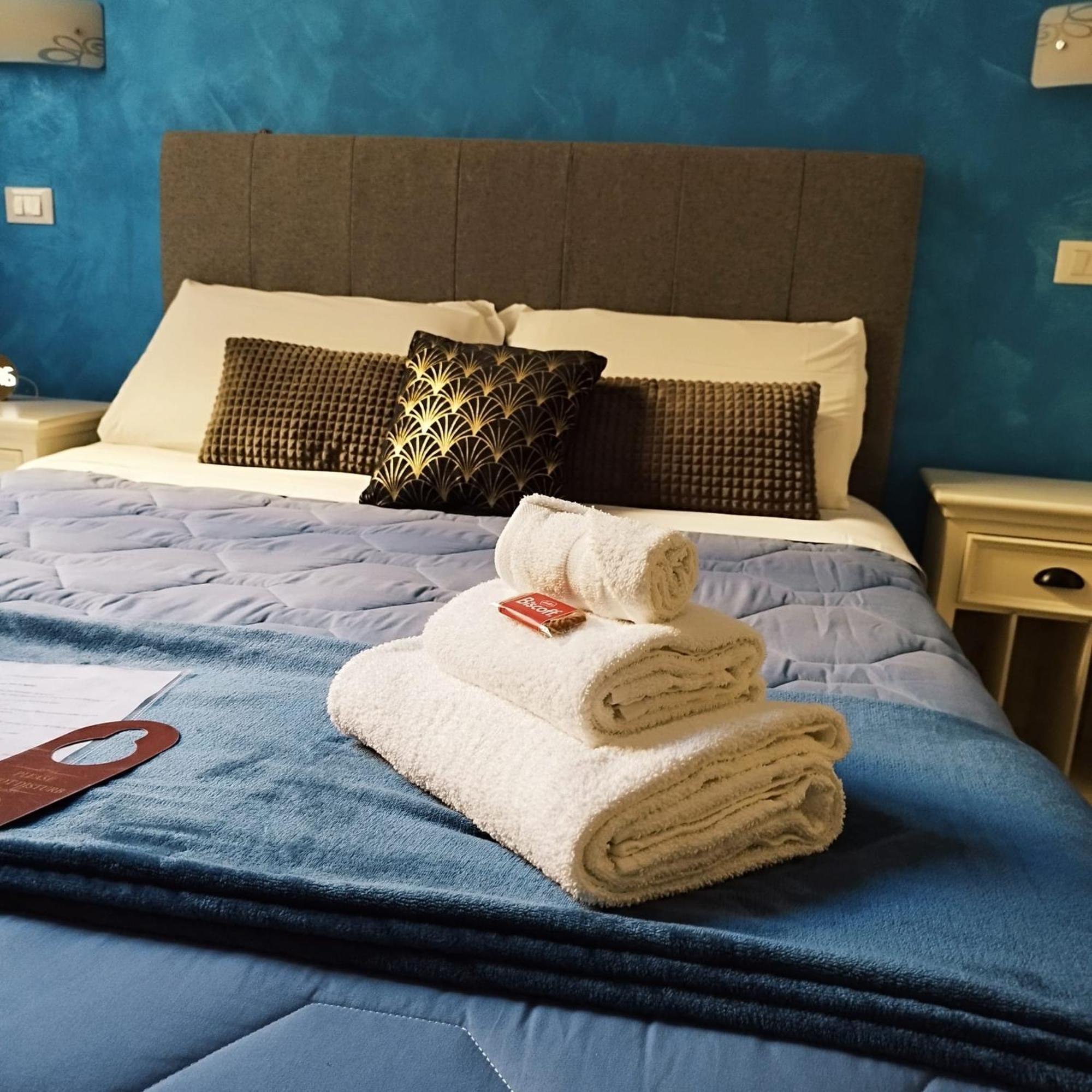 Ad Cavour Luxury Rooms - By Ad Roma ภายนอก รูปภาพ