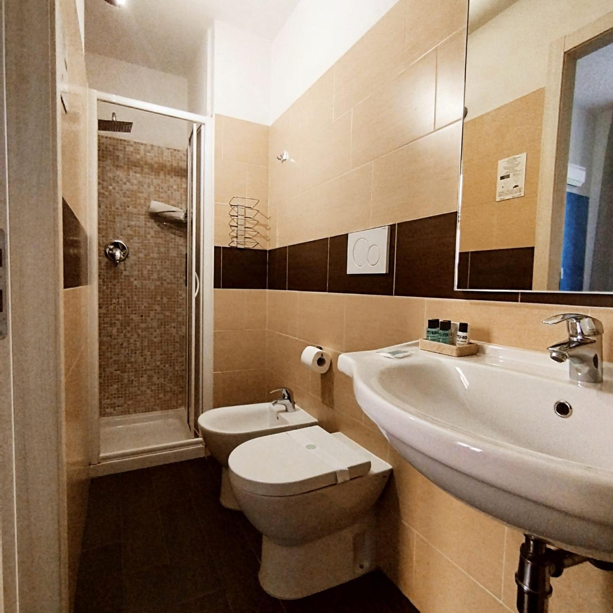Ad Cavour Luxury Rooms - By Ad Roma ภายนอก รูปภาพ