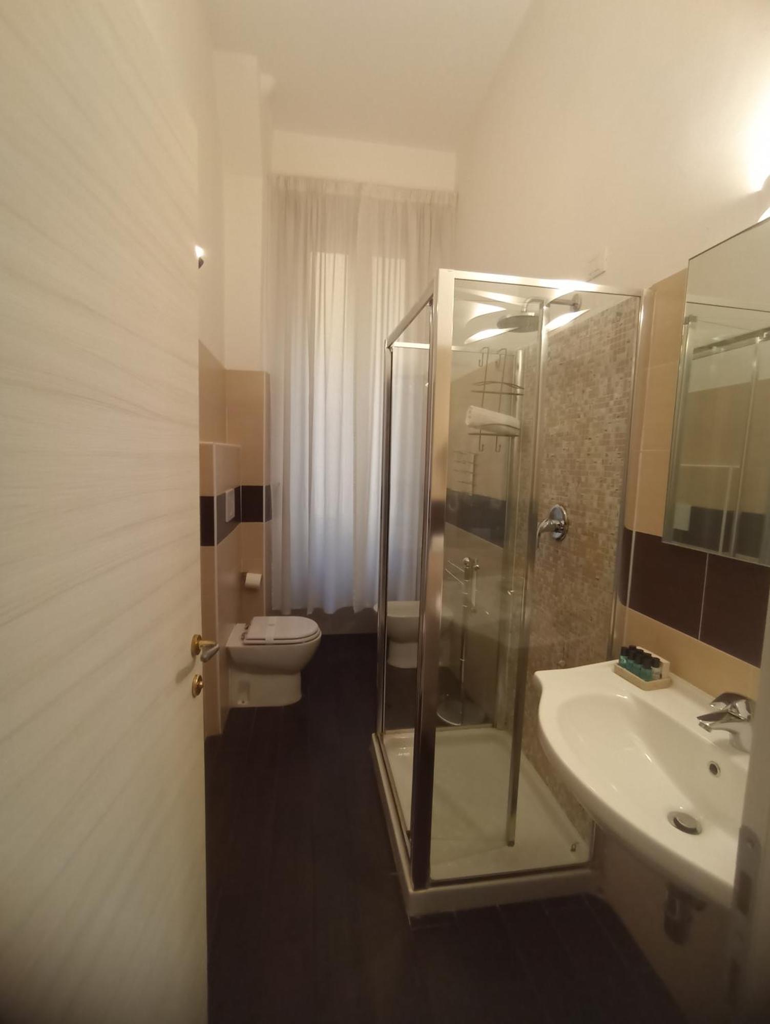 Ad Cavour Luxury Rooms - By Ad Roma ห้อง รูปภาพ