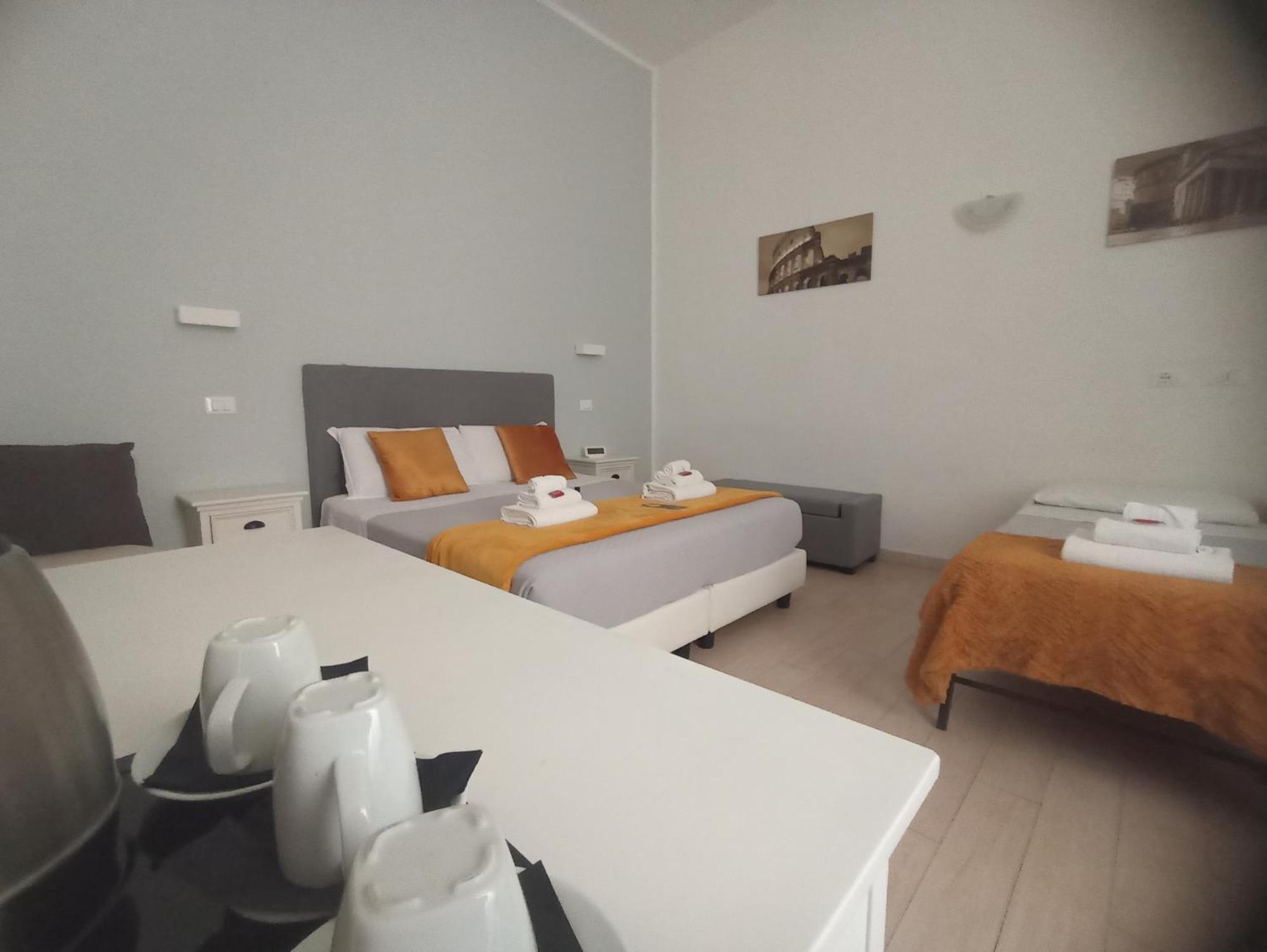 Ad Cavour Luxury Rooms - By Ad Roma ภายนอก รูปภาพ