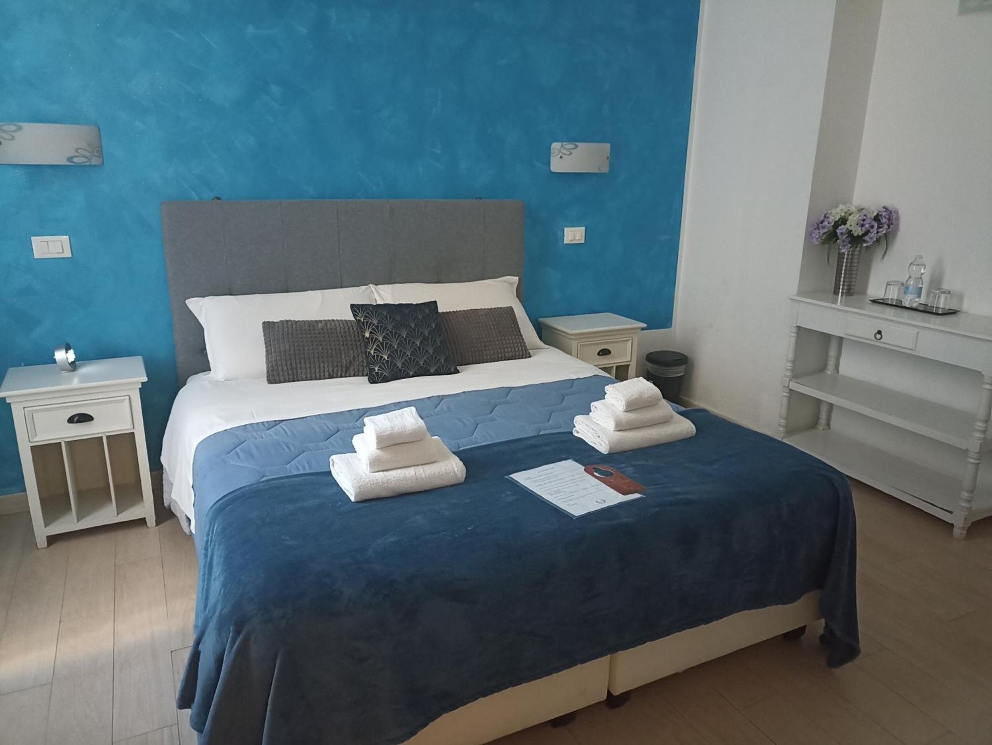 Ad Cavour Luxury Rooms - By Ad Roma ภายนอก รูปภาพ